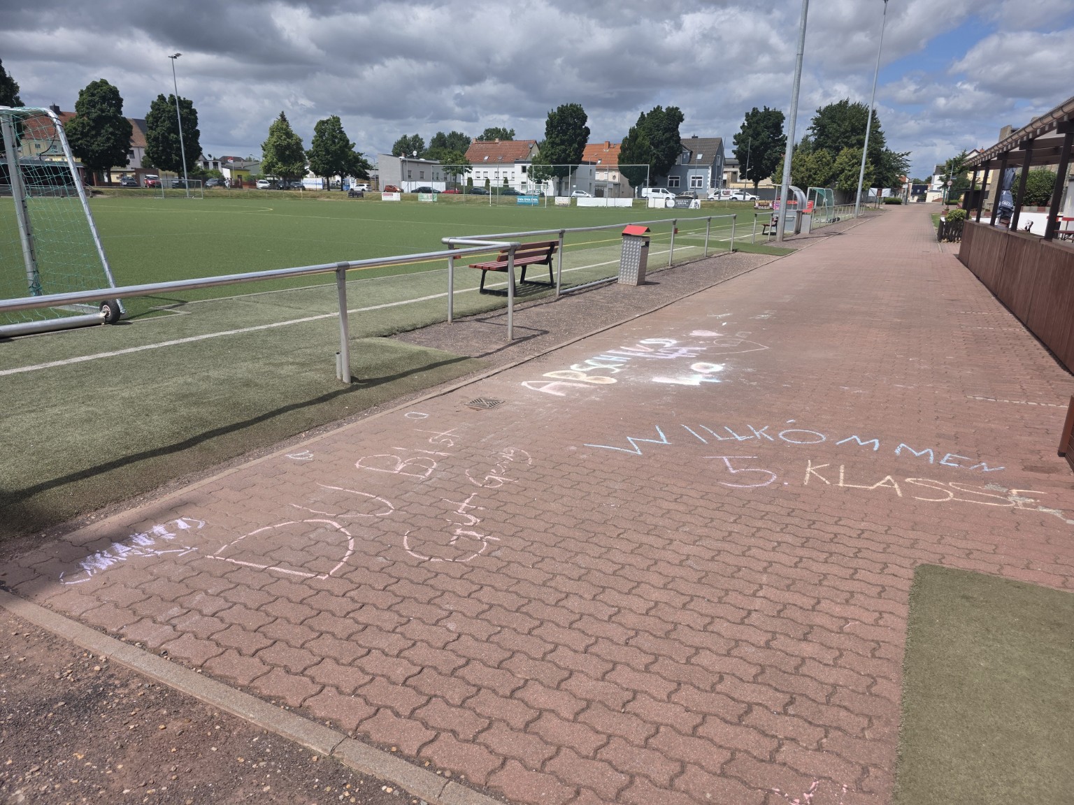 Neue Entwässerungsrinne am Fußballplatz bei Germania Olvenstedt